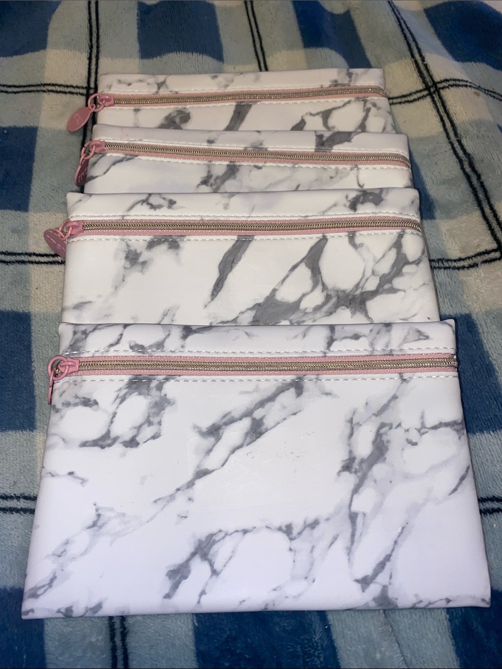 Ipsy Set of 4 White Marble Cosmetic Pouch with Pink Zipper